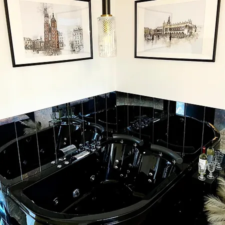 Old Town Jacuzzi - Wymeldowanie Do 13 Cracovia