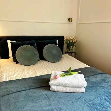 Old Town Jacuzzi - Wymeldowanie Do 13 Cracovia