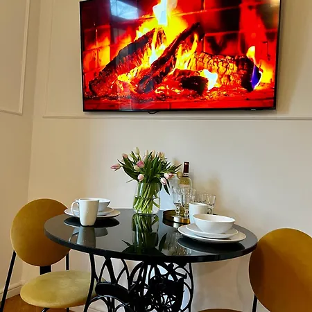 Old Town Jacuzzi - Wymeldowanie Do 13 *