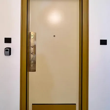 Old Town Jacuzzi - Wymeldowanie Do 13 *