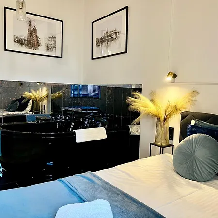 Old Town Jacuzzi - Wymeldowanie Do 13 Lägenhet *