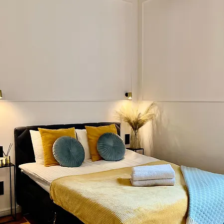 Old Town Jacuzzi - Wymeldowanie Do 13 Lägenhet *